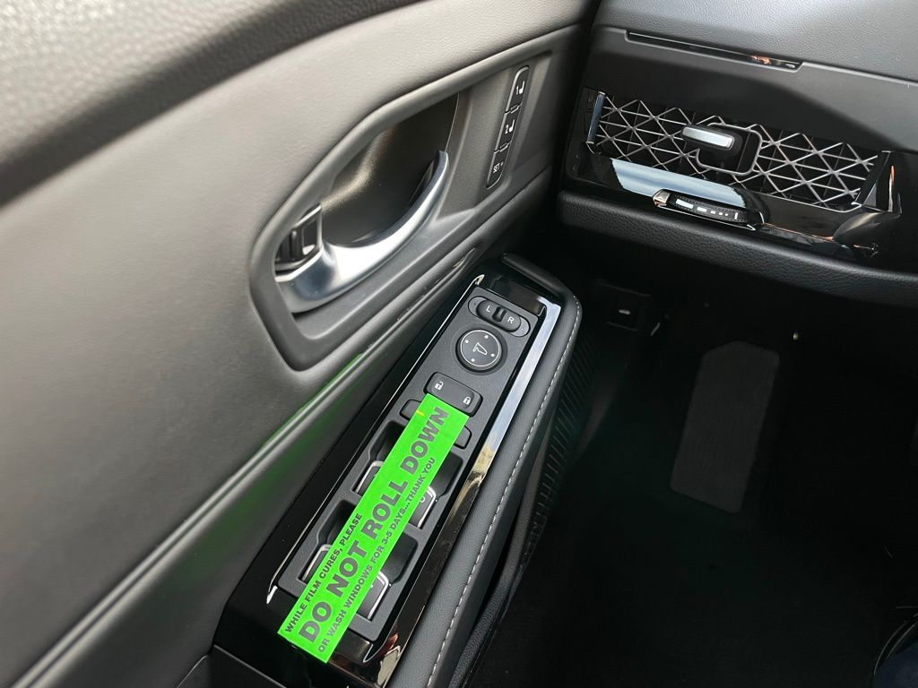 2025 Honda Accord Touring 24