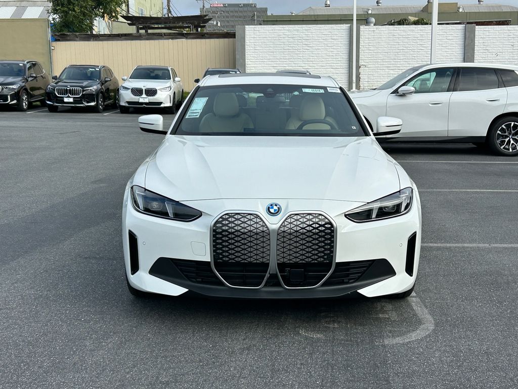 Thumbnail: 2025 BMW i4 - 8