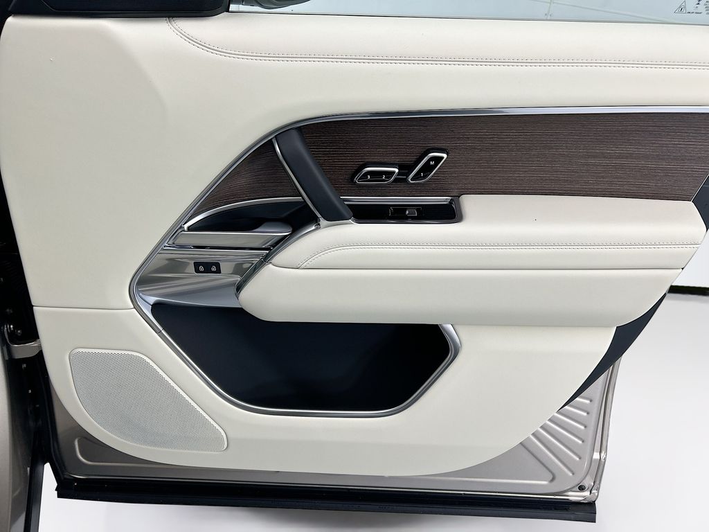 Thumbnail: 2026 Land Rover Range Rover - 24