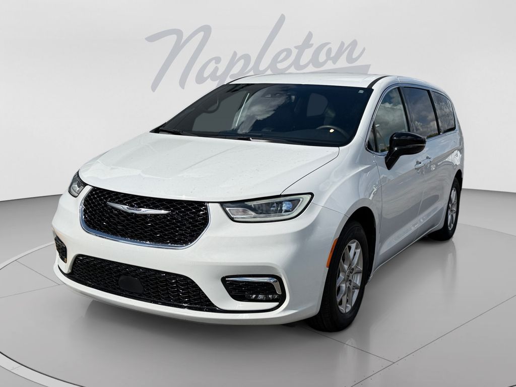 Bright White Clearcoat 2025 Chrysler Pacifica Minivan Front-Wheel Drive 9-Speed Automatic