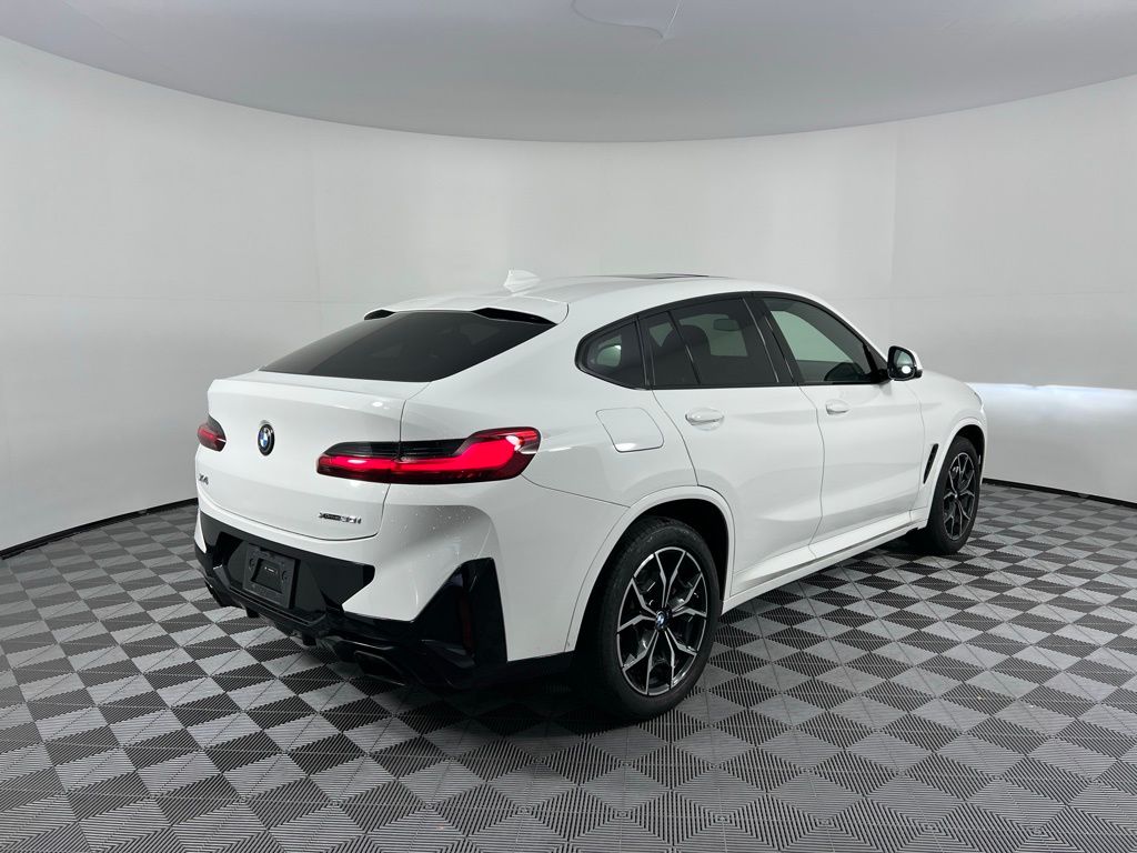 Thumbnail: 2024 BMW X4 - 4