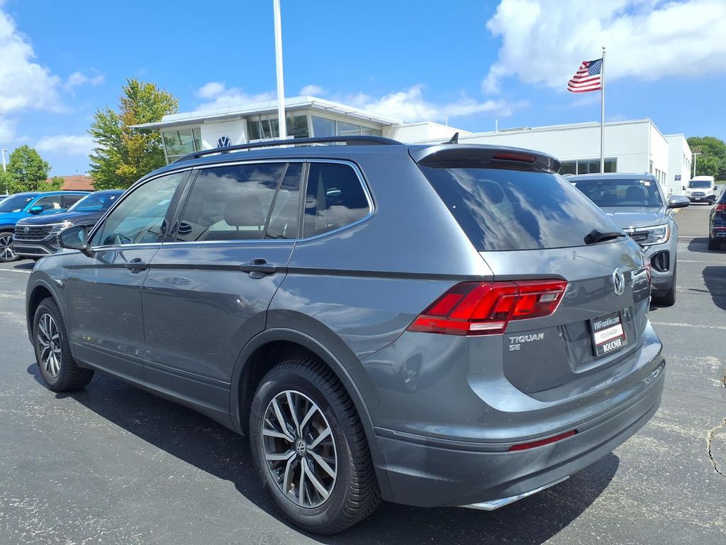 Used 2019 Platinum Gray Metallic Volkswagen 2.0T SE image 4