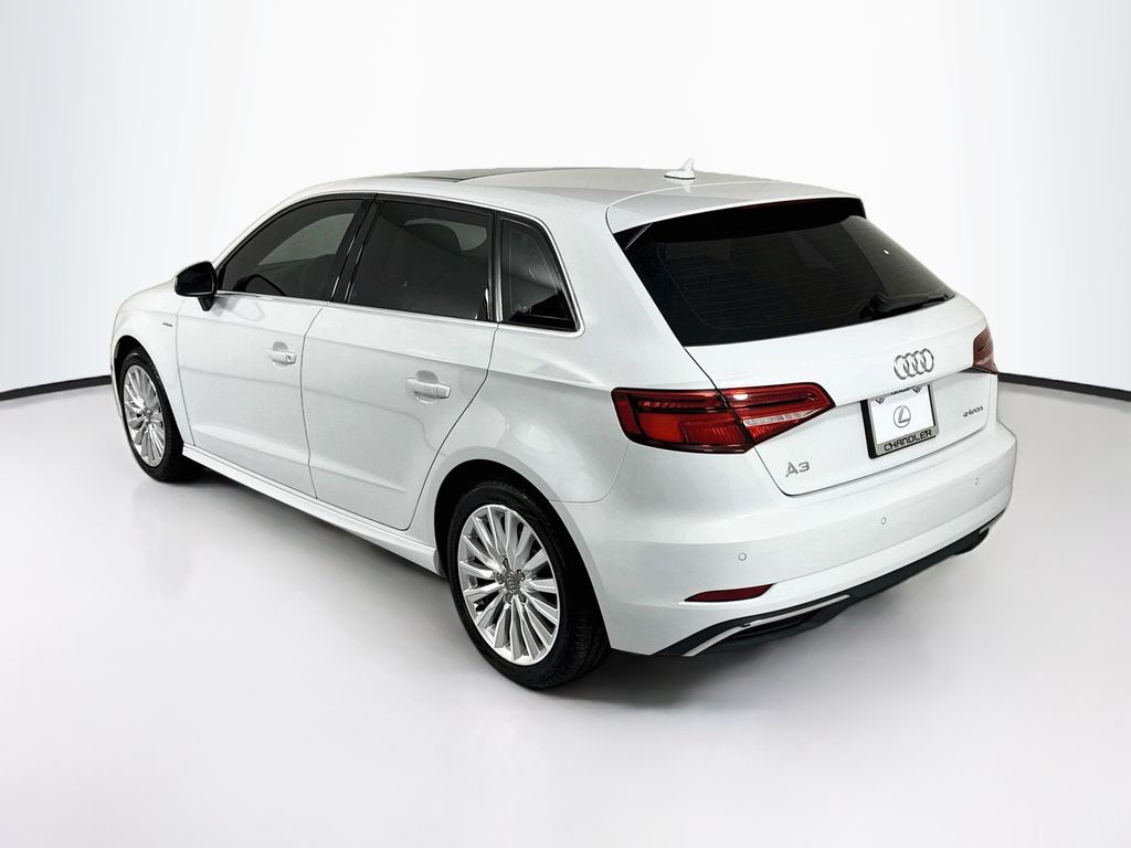 Thumbnail: 2018 Audi A3 e-tron - 7