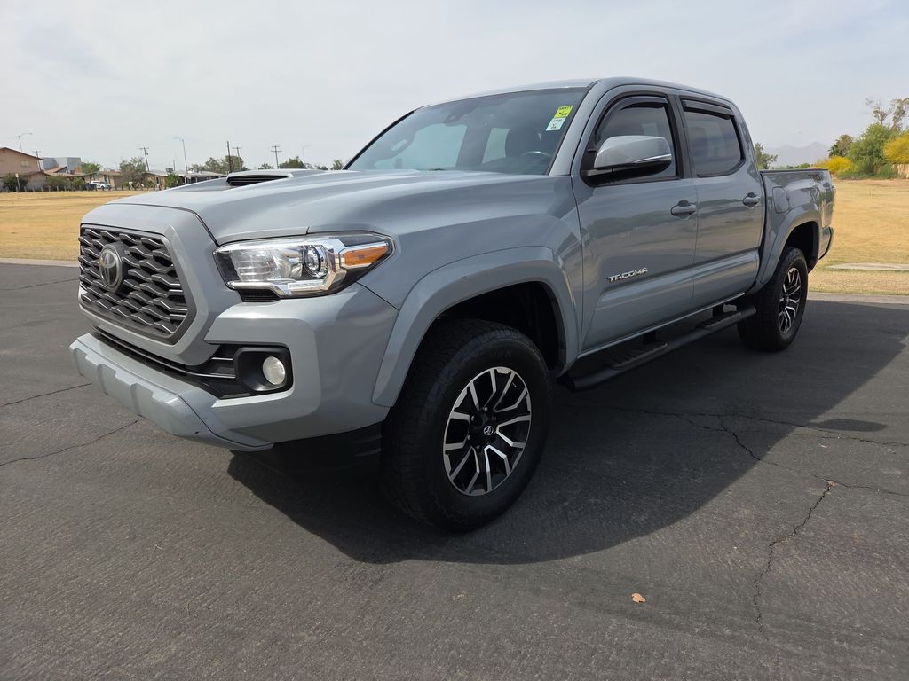 View vehicle photo 4