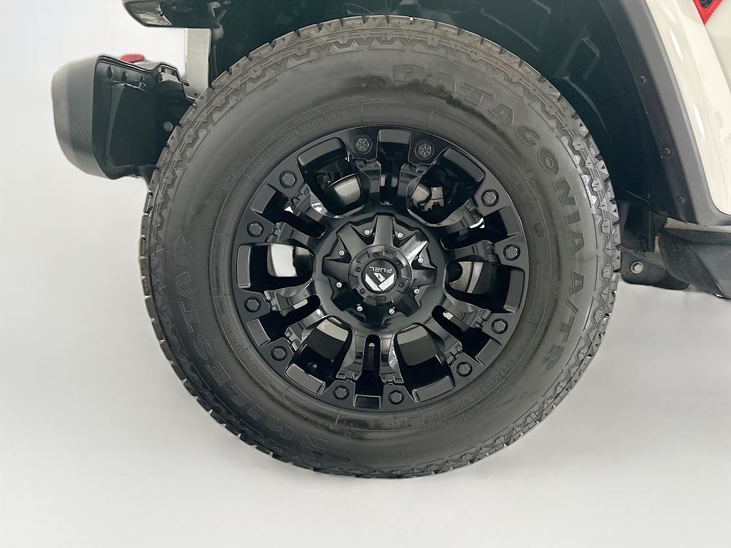 Thumbnail: 2021 Jeep Wrangler - 29