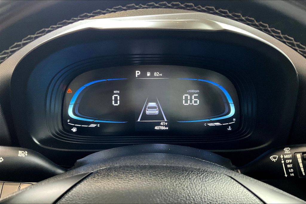 Used 2023 Black Hyundai SEL image 21