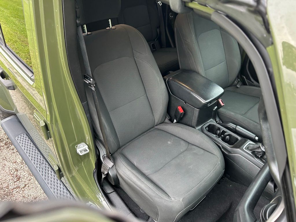 Thumbnail: 2021 Jeep Gladiator - 15