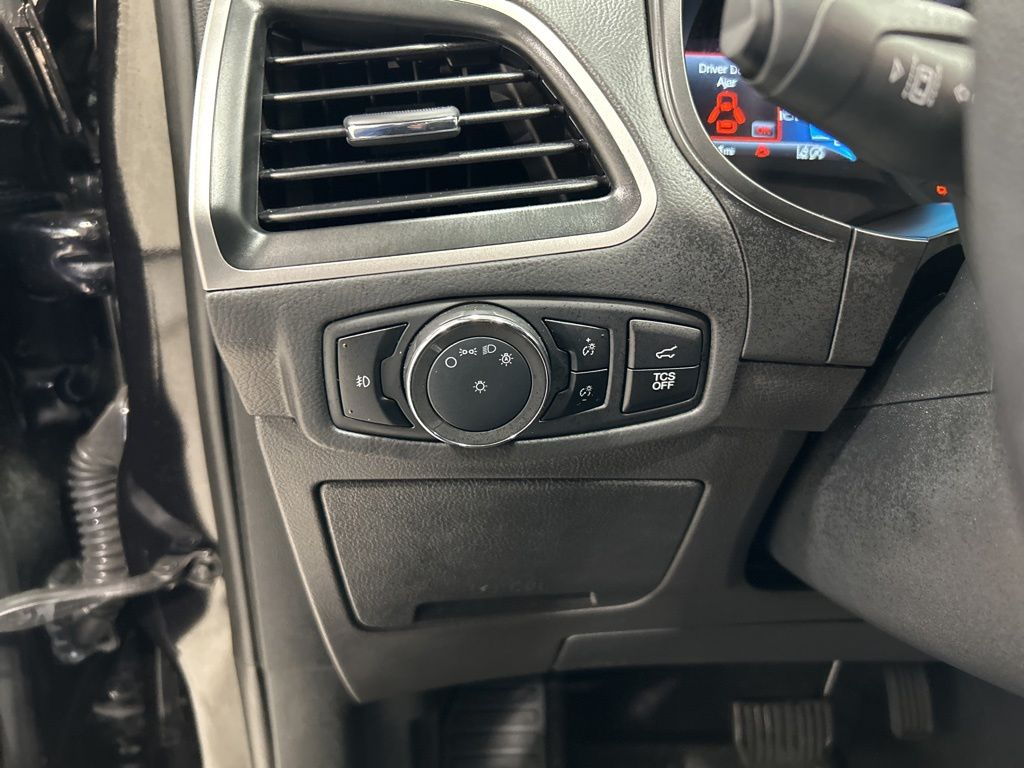 used 2024 Ford Edge car, priced at $30,976