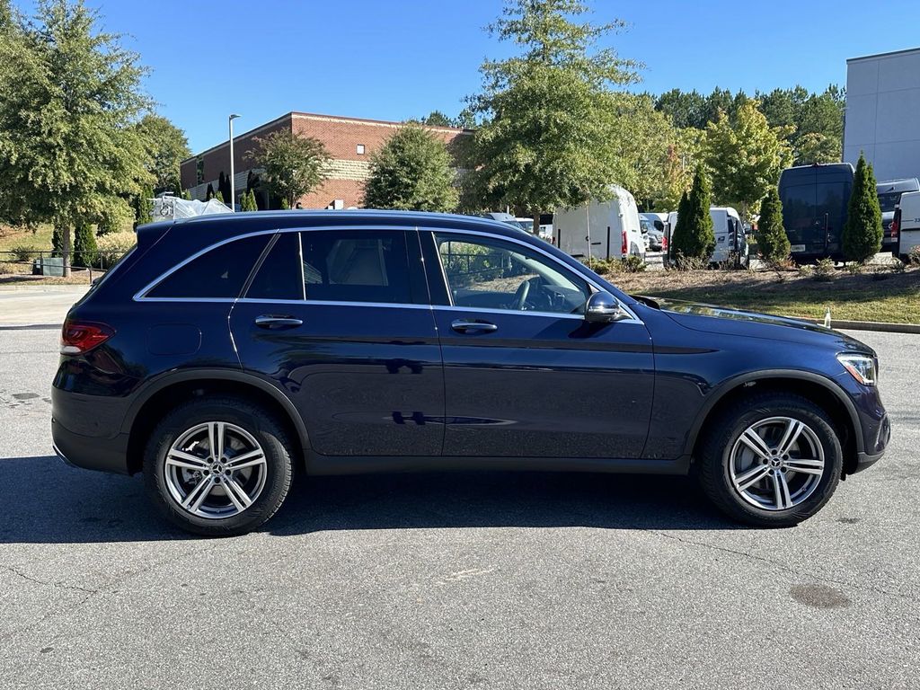 2022 Mercedes-Benz GLC GLC 300 8