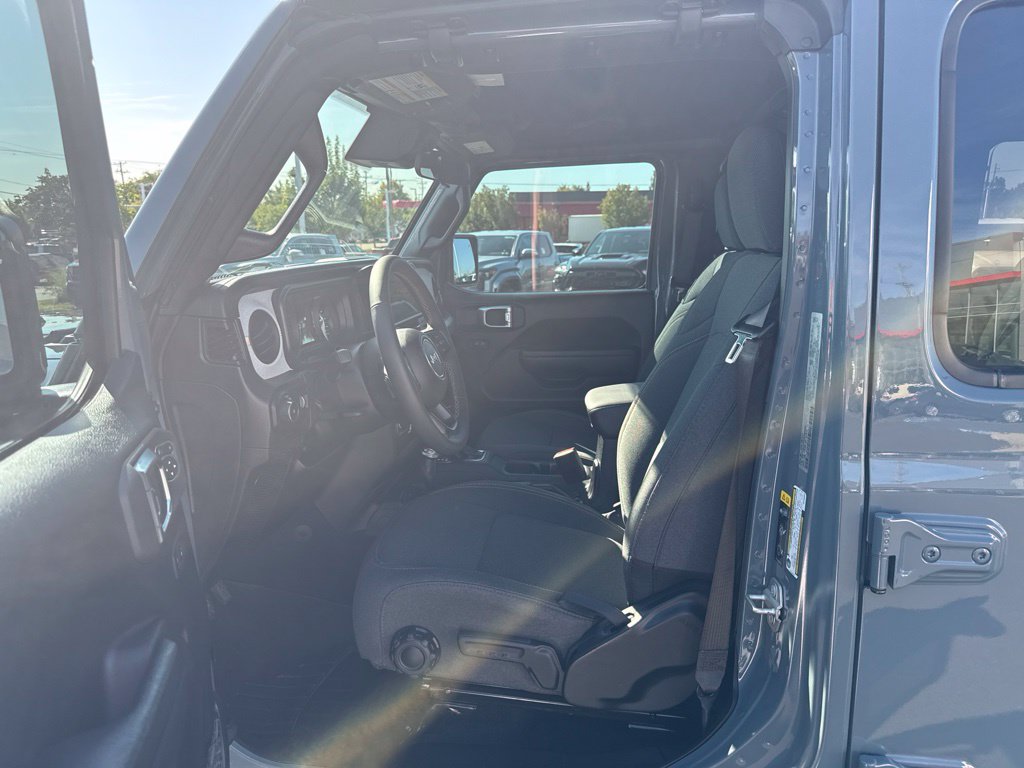 Used 2024 Jeep Wrangler SUV