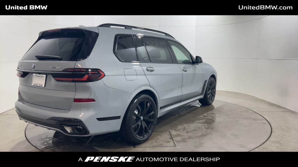 2026 BMW X7 xDrive40i 8