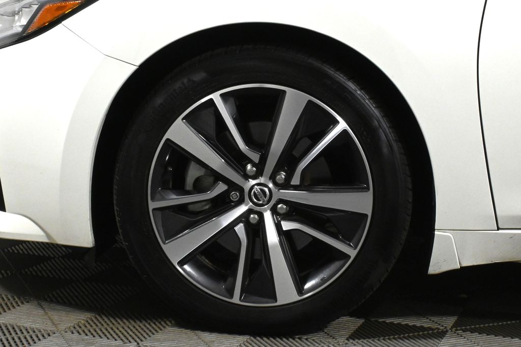 2021 Nissan Maxima SR 13