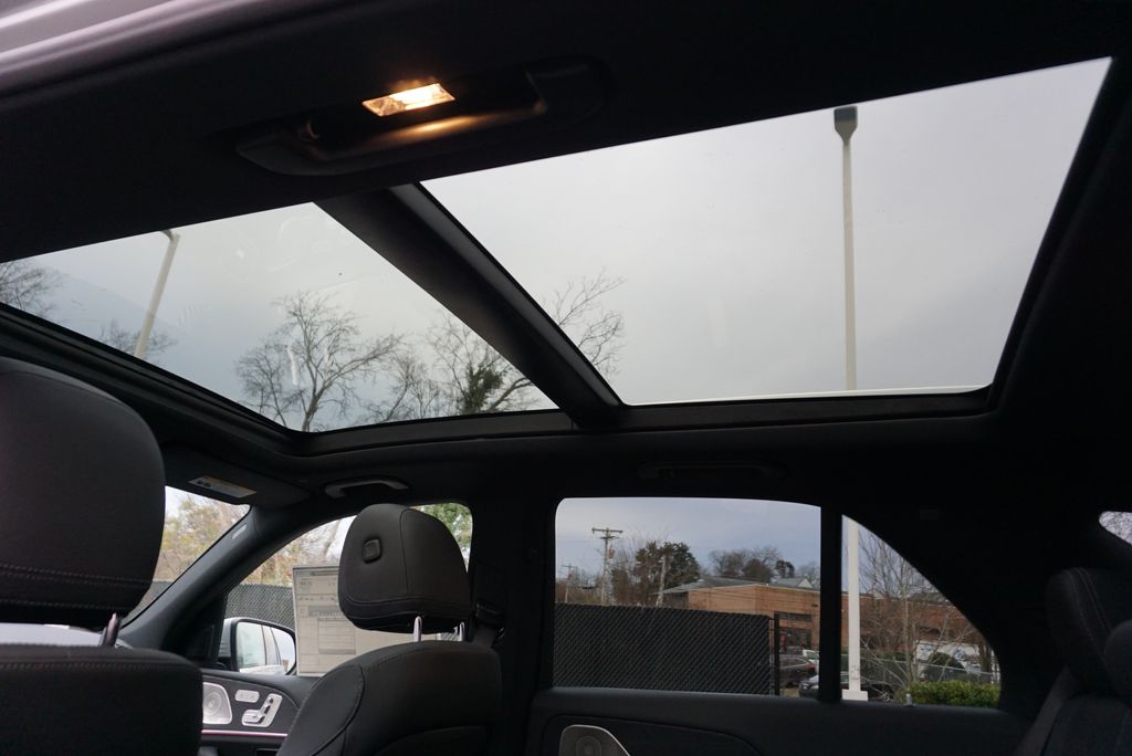 Thumbnail: 2026 Mercedes-Benz GLE - 16