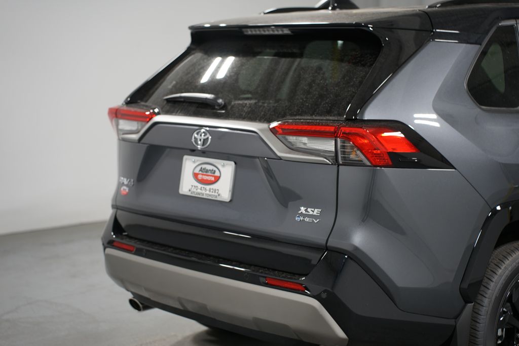 2025 Toyota RAV4 XSE 9
