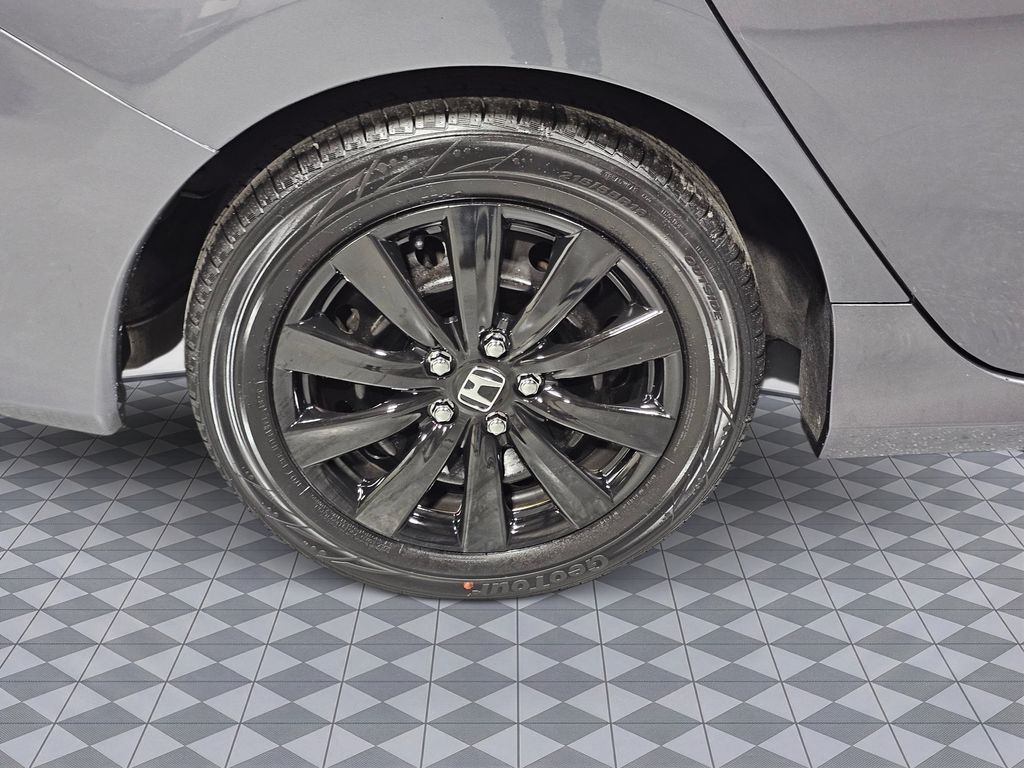 Used 2018  Honda LX image 12