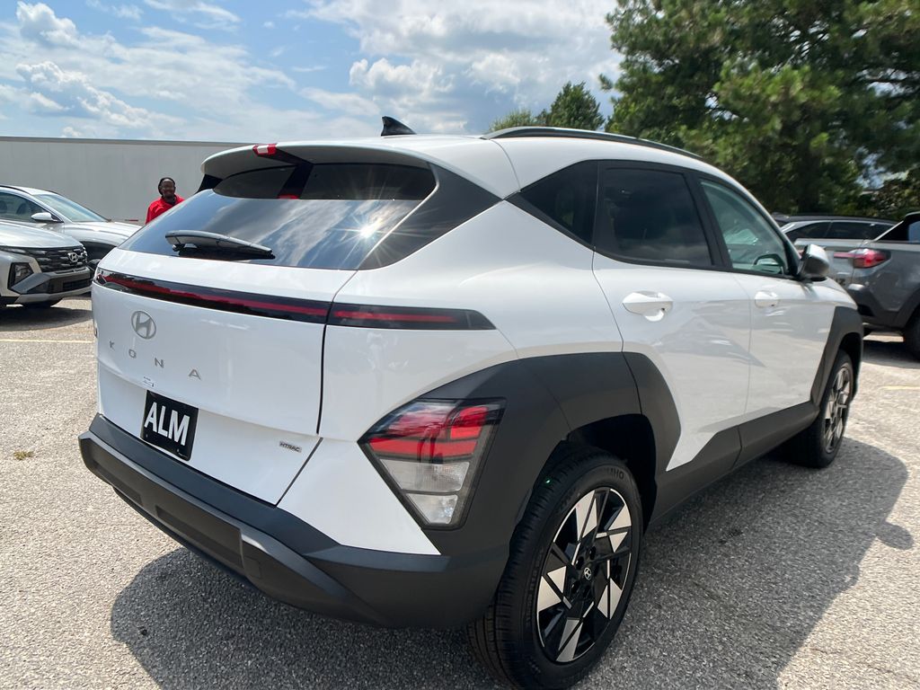 2025 Hyundai Kona SEL photo 4