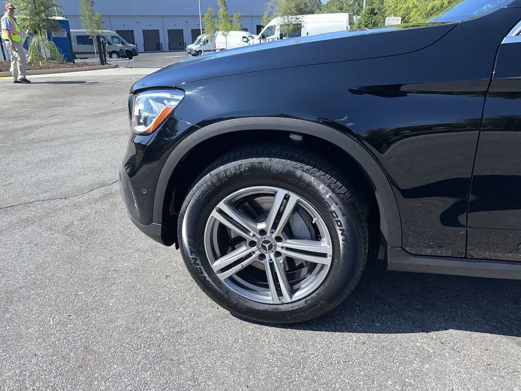 2022 Mercedes-Benz GLC GLC 300 12