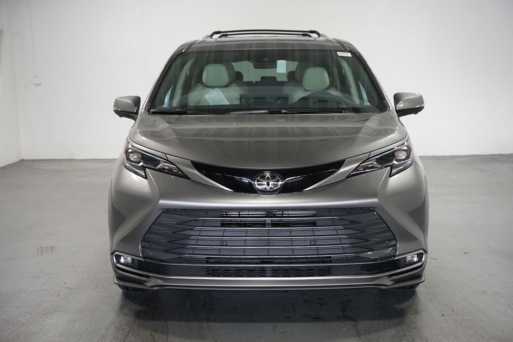 Thumbnail: 2026 Toyota Sienna - 2