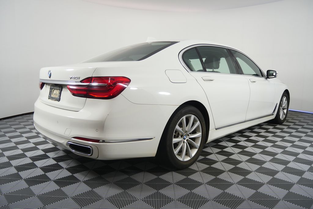 Thumbnail: 2017 BMW 7 Series - 3