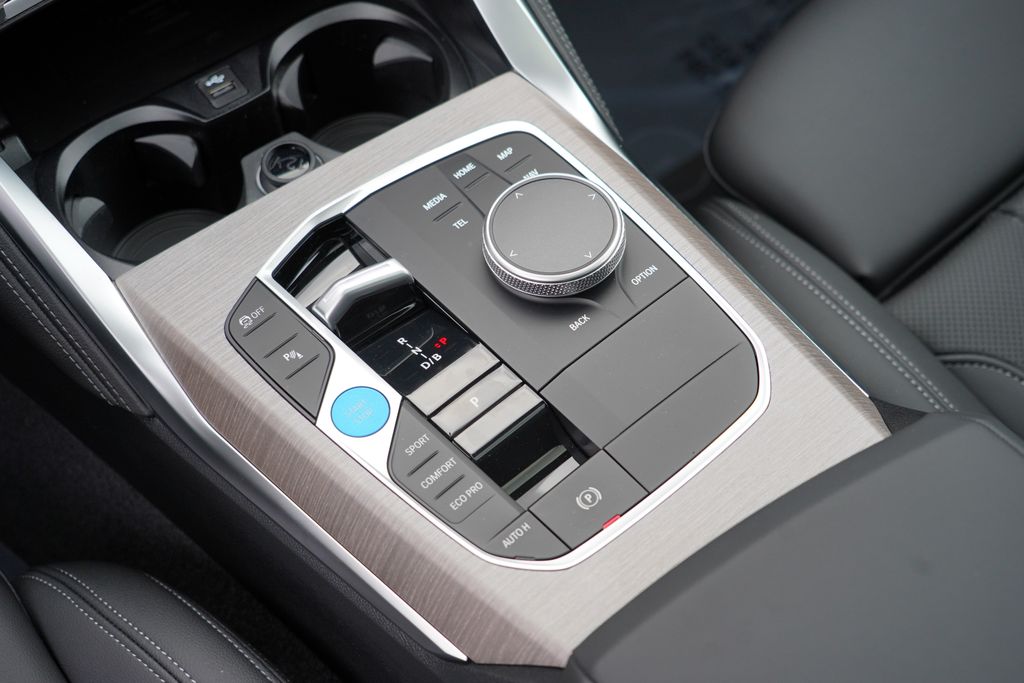 Thumbnail: 2026 BMW i4 - 18