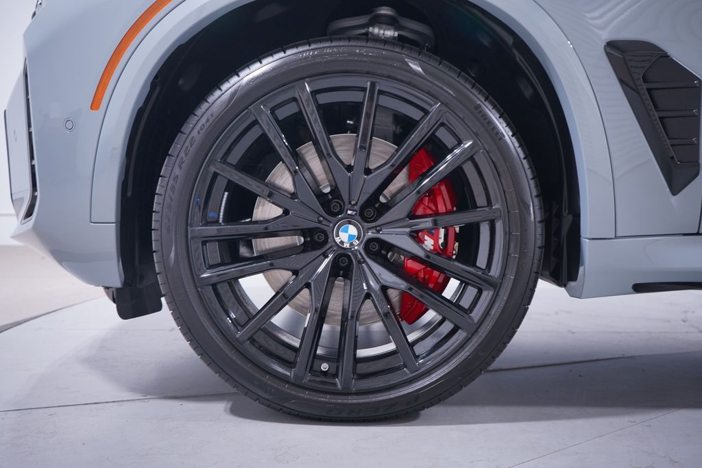 2025 BMW X5 M60i 2