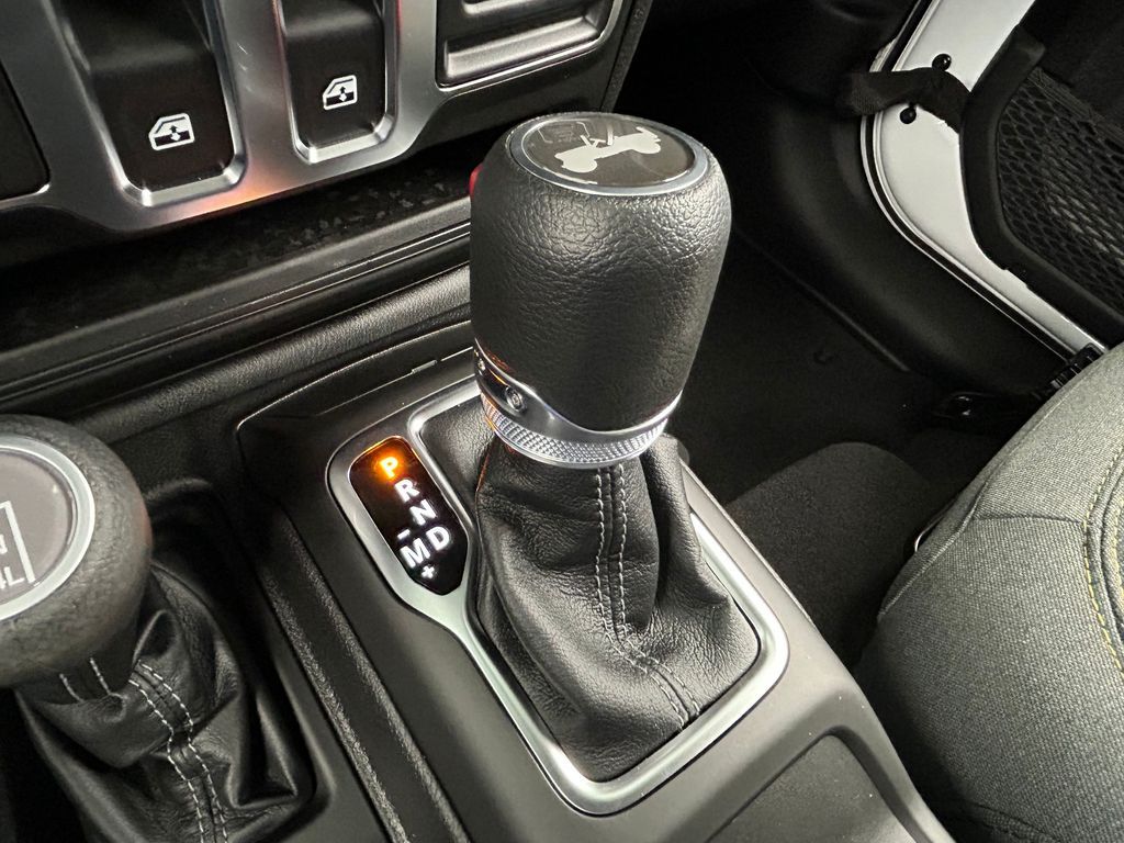 New 2026 Bright White Clearcoat Jeep Sport S image 17