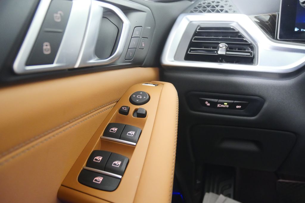 Thumbnail: 2025 BMW X5 - 21