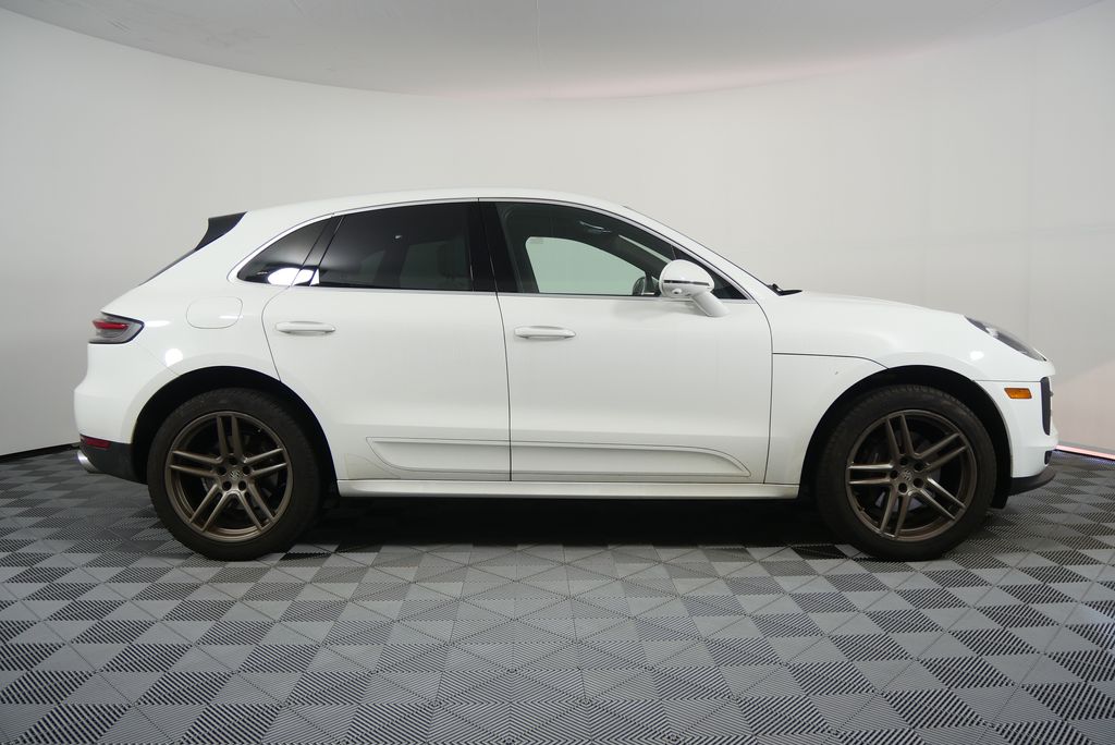 Thumbnail: 2021 Porsche Macan - 2