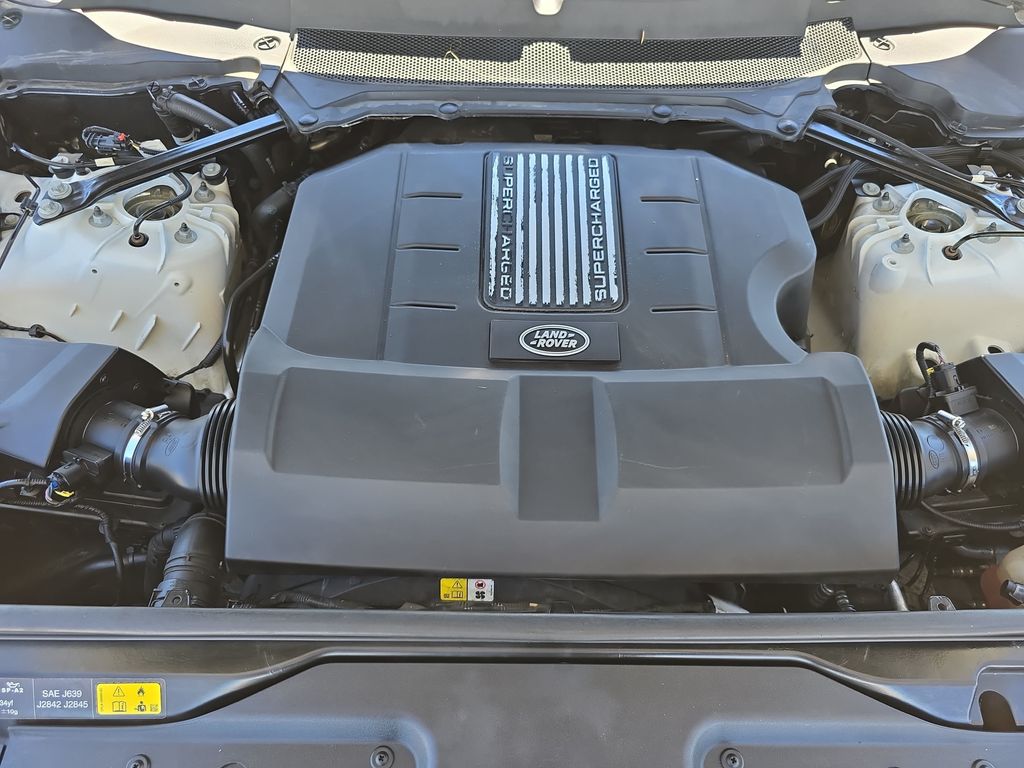 Used 2020 White Land Rover Landmark Edition image 36