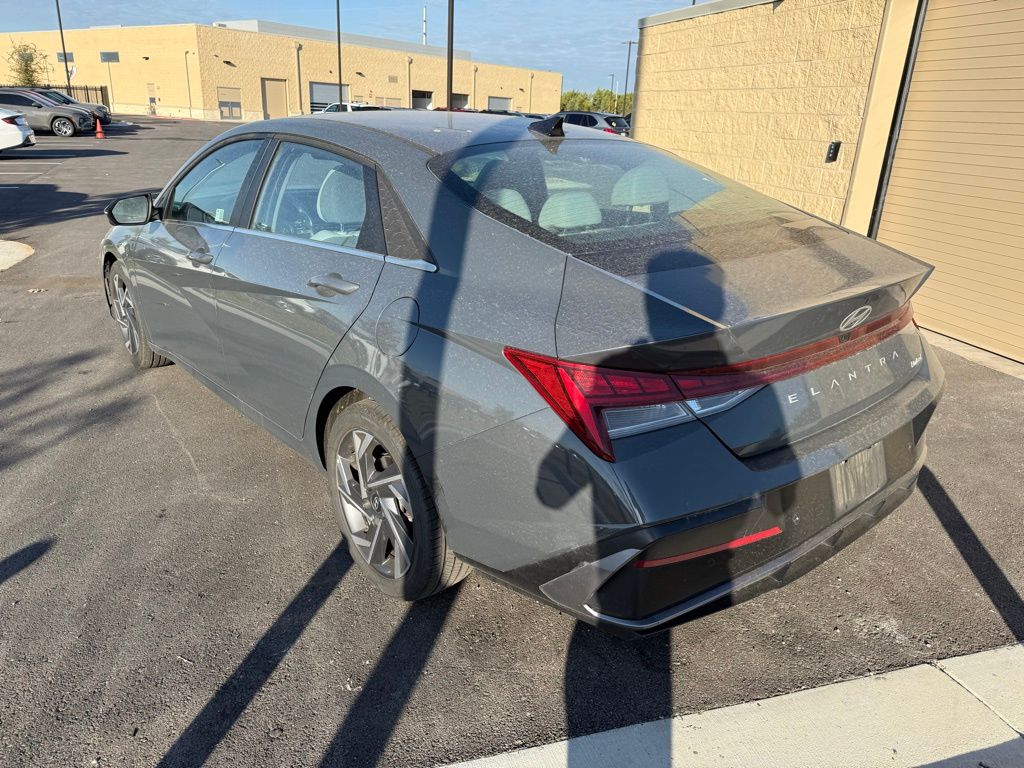 Thumbnail: 2024 Hyundai Elantra - 6