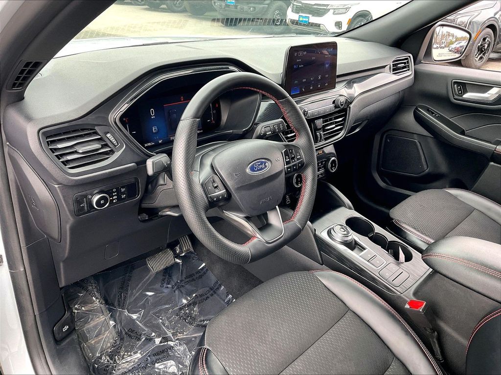 2025 Ford Escape — photo 8