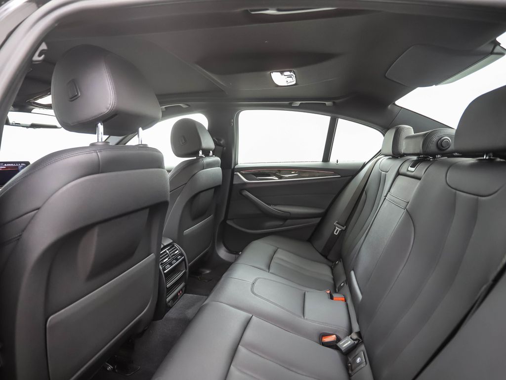 2020 BMW 5 Series 530i xDrive 19