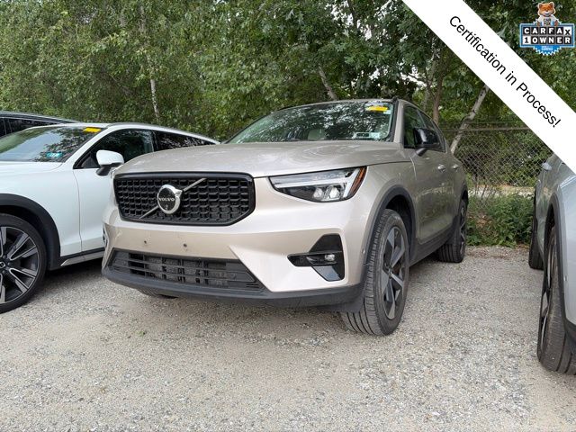 2024 Volvo XC40 Bright Dusk Metallic SUV/Crossover Tracción en las cuatro ruedas Automática