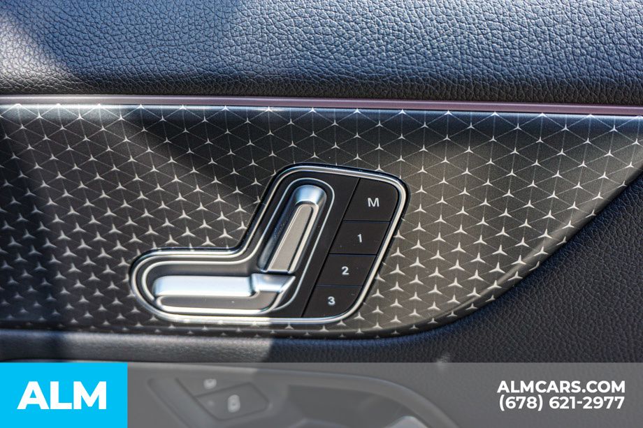 Used 2025 Black Mercedes-Benz GLA 250 image 55