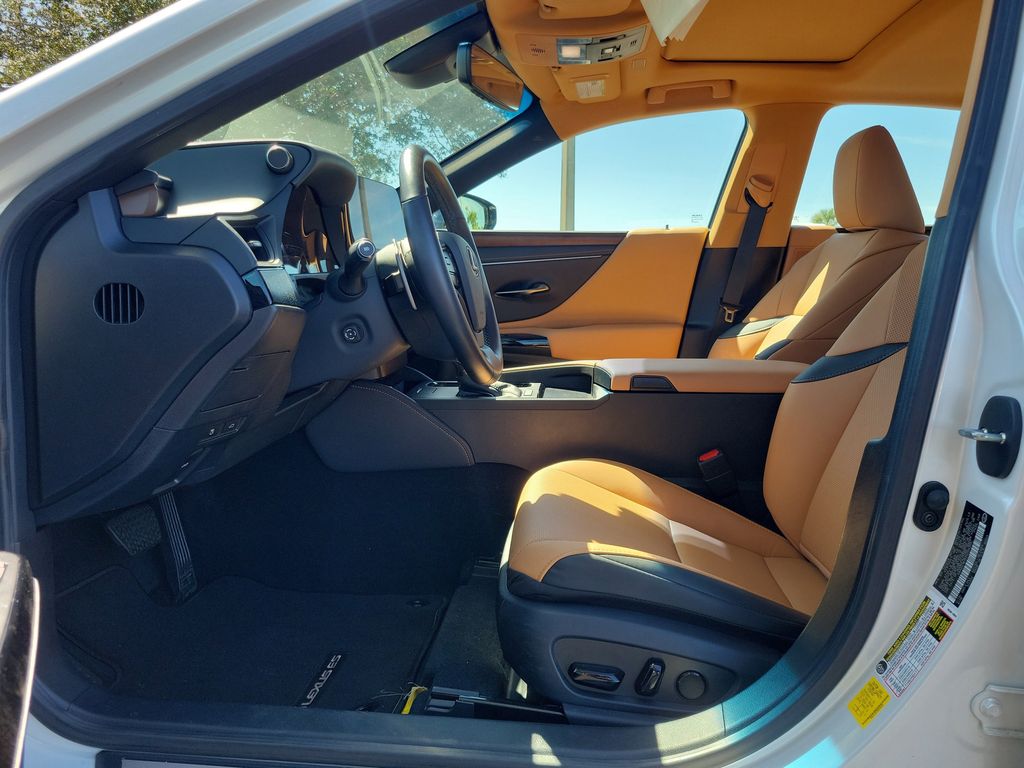 used 2025 Lexus ES car, priced at $42,500
