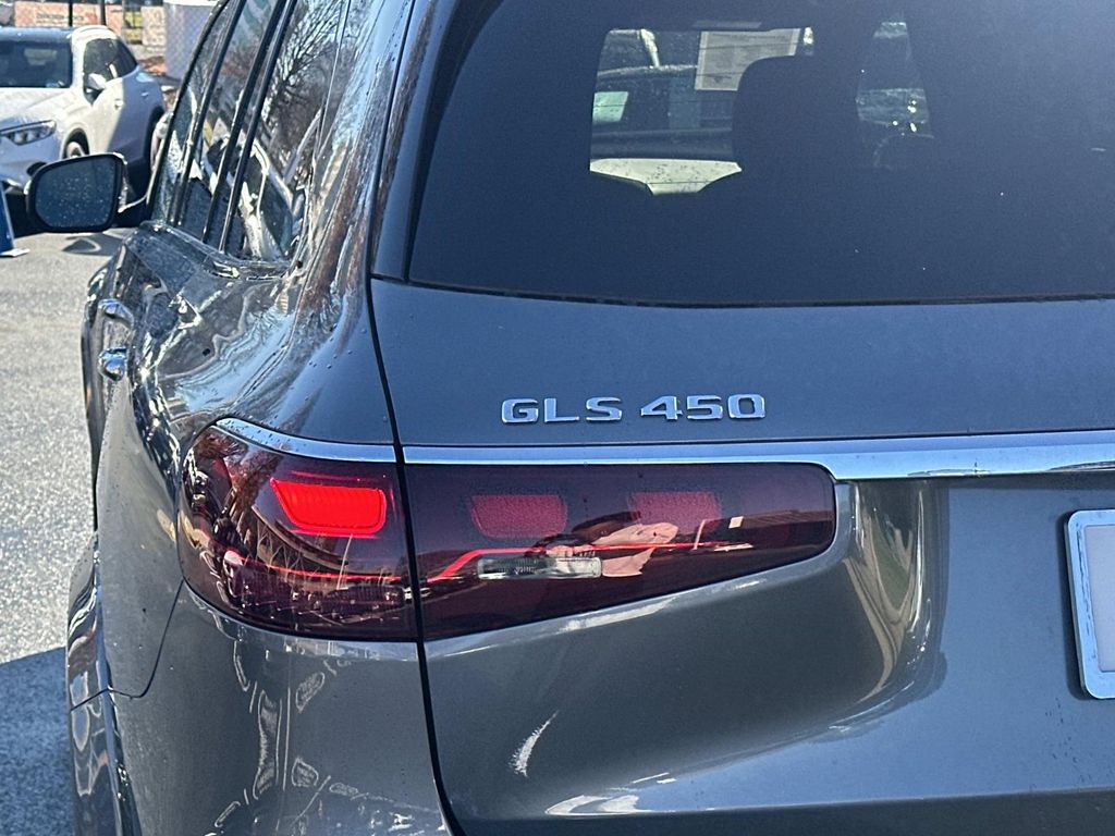 Thumbnail: 2024 Mercedes-Benz GLS - 10