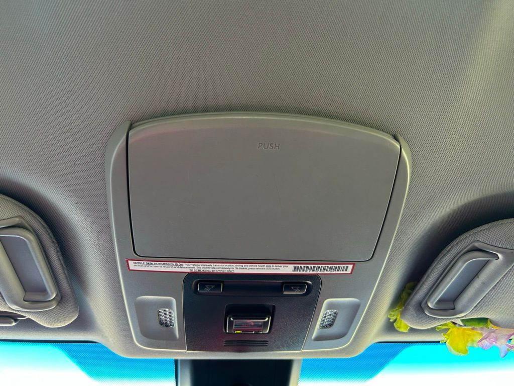 Thumbnail: 2020 Toyota Camry - 27