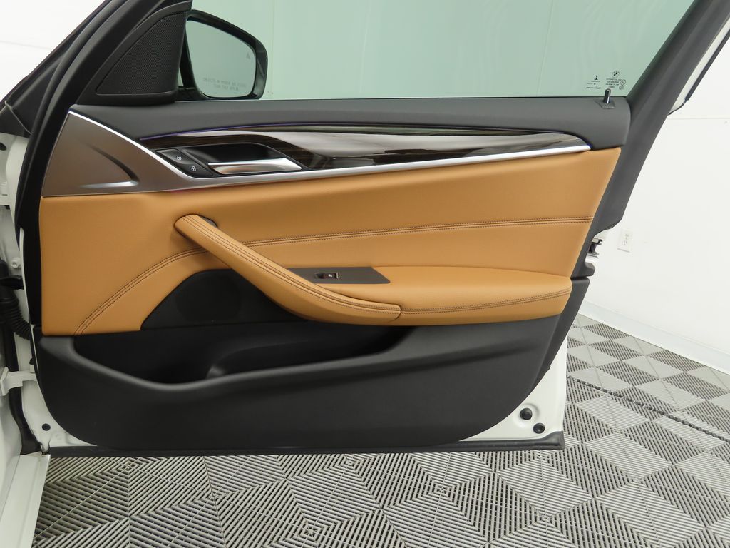 Thumbnail: 2019 BMW 5 Series - 26