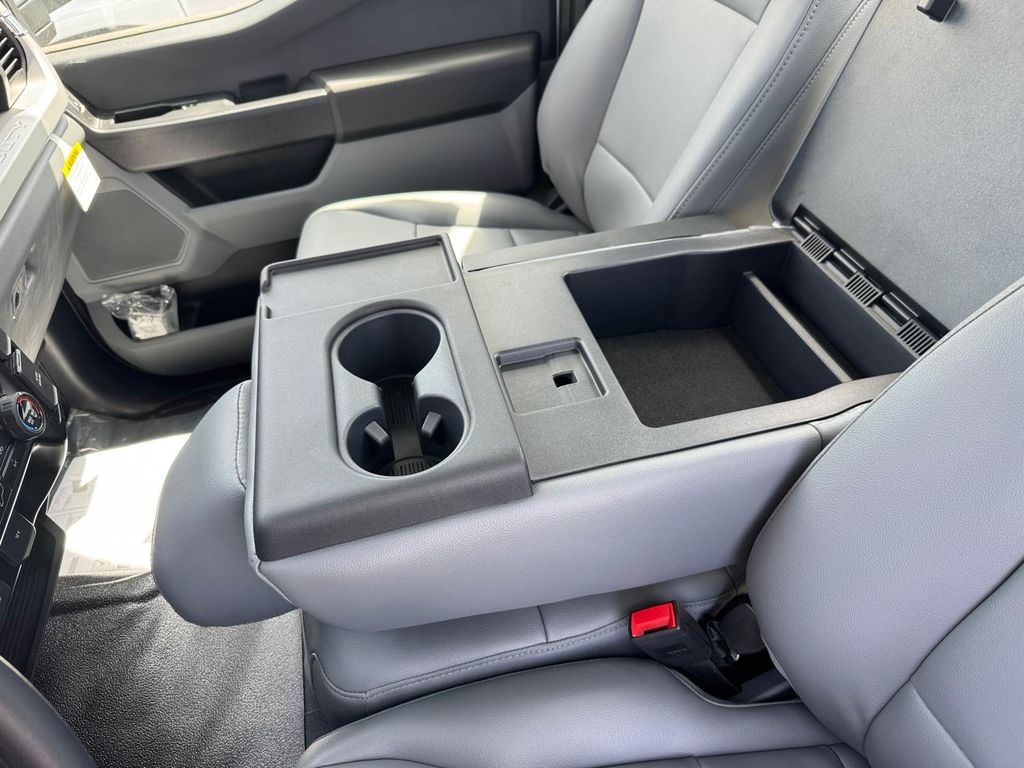 New 2026 Oxford White Ford XL image 12
