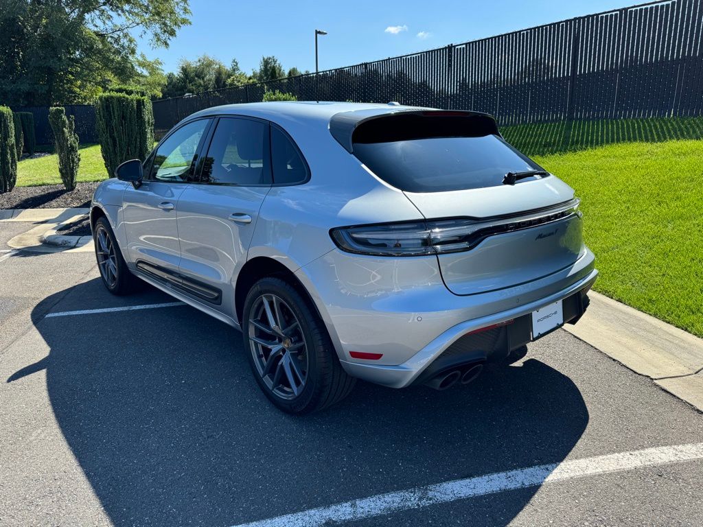 2024 Porsche Macan T 30