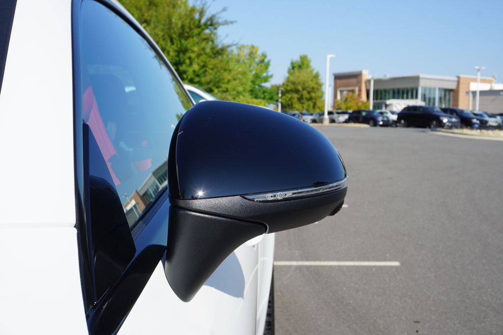 Thumbnail: 2026 Mercedes-Benz CLE - 14