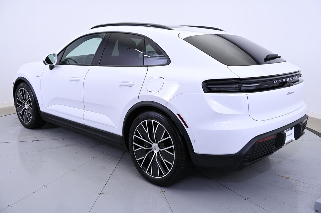 Thumbnail: 2025 Porsche Macan - 3