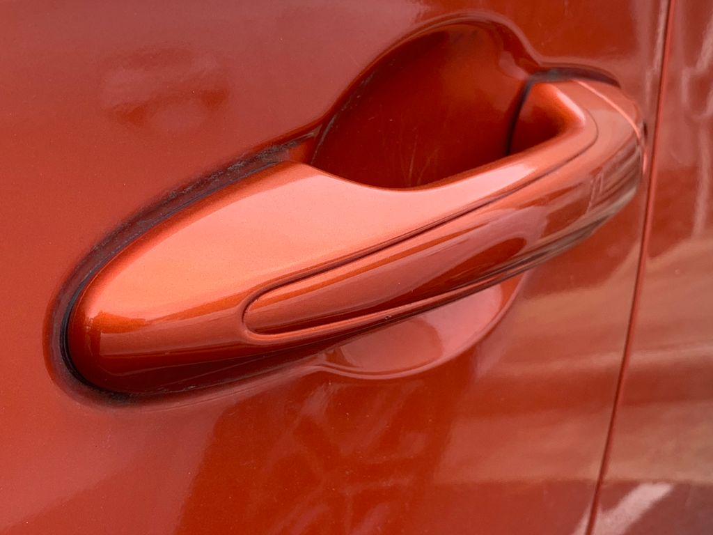 Thumbnail: 2016 Toyota RAV4 - 12