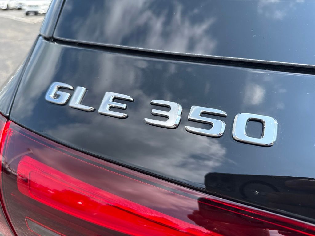 Thumbnail: 2026 Mercedes-Benz GLE - 9
