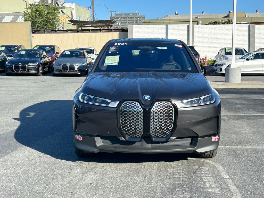 Thumbnail: 2024 BMW iX - 8