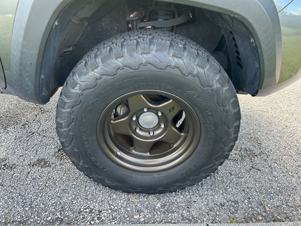 Thumbnail: 2019 Toyota Tacoma - 9