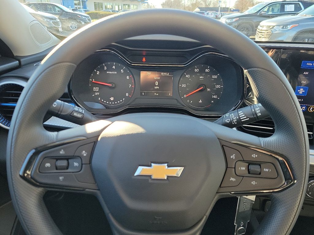 2025 Chevrolet Trax LS 10