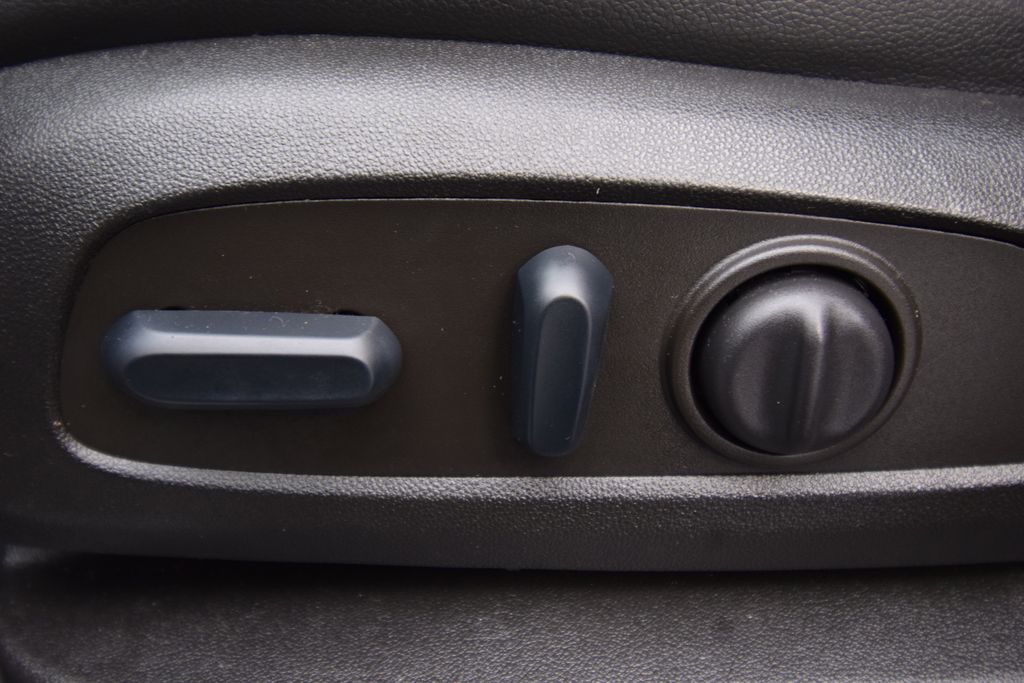 used 2022 Chevrolet Equinox car, priced at $22,400