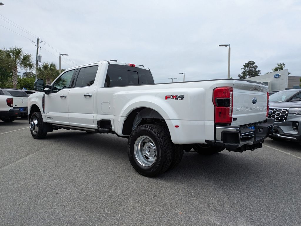 2026 Ford F-350 Super Duty LARIAT