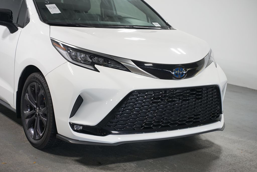 Thumbnail: 2024 Toyota Sienna - 4